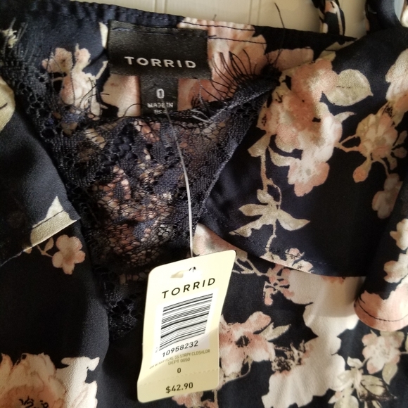 Sz 0 Torrid Navy Floral Strappy Top - Picture 7 of 8